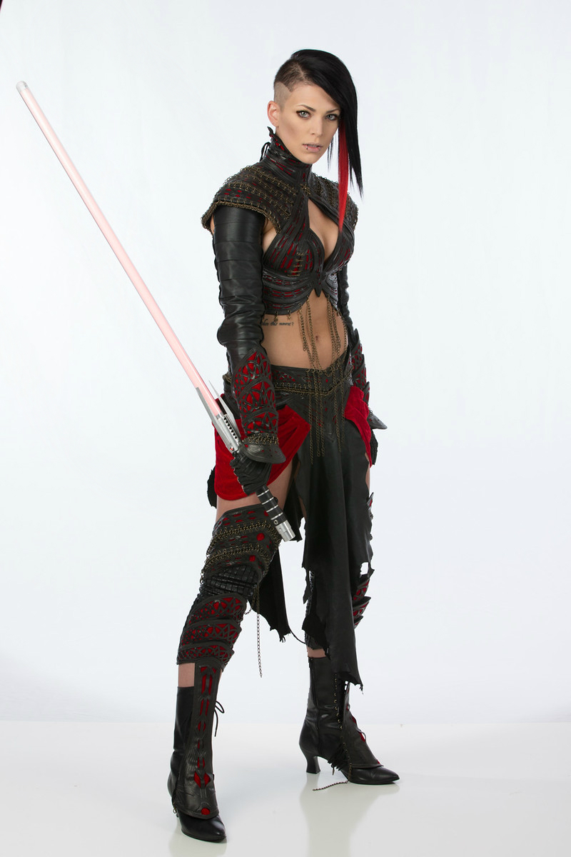 Illustration for article titled The Sith: Worse People, Better Dressers